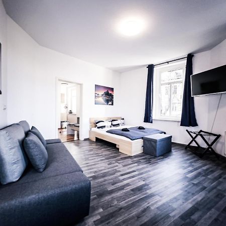 Top Apartment Mit 2 Schlafzimmern & Esszimmer - Schnelles Internet Und Nah Zu Porsche, Dhl & Flughafen Лайпциг Екстериор снимка